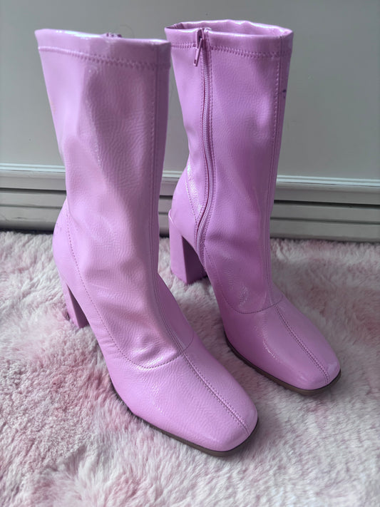 Preloved pink boots size 9